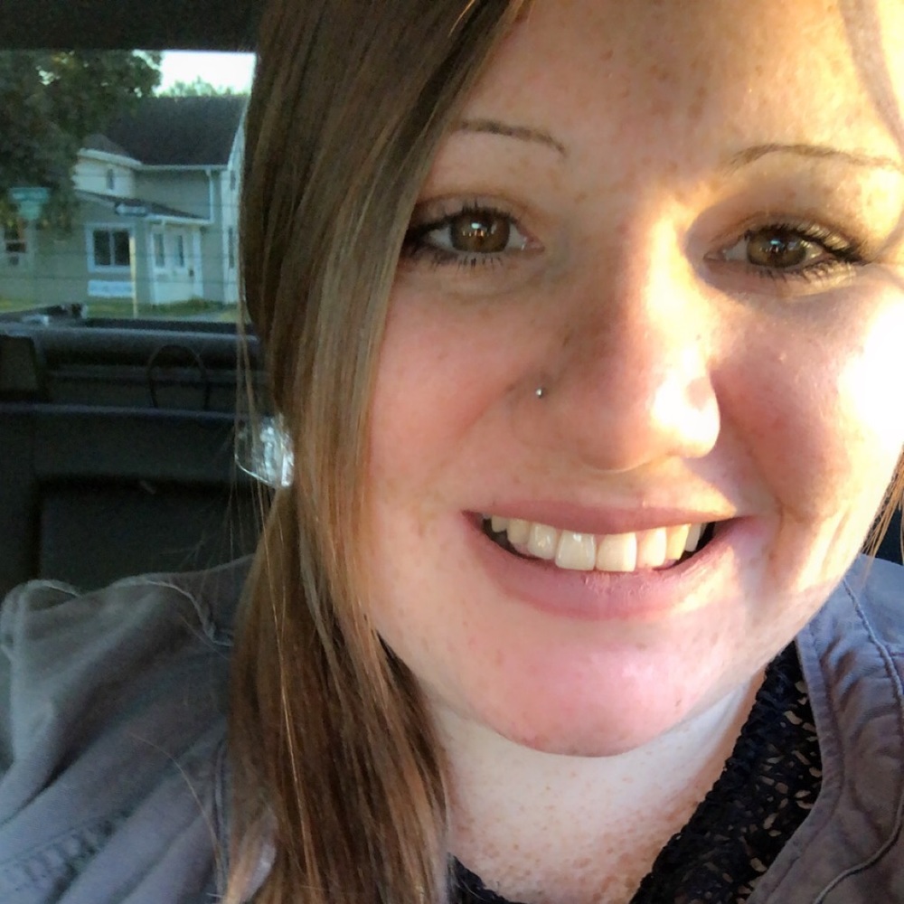 Meet your Posher, Danielle